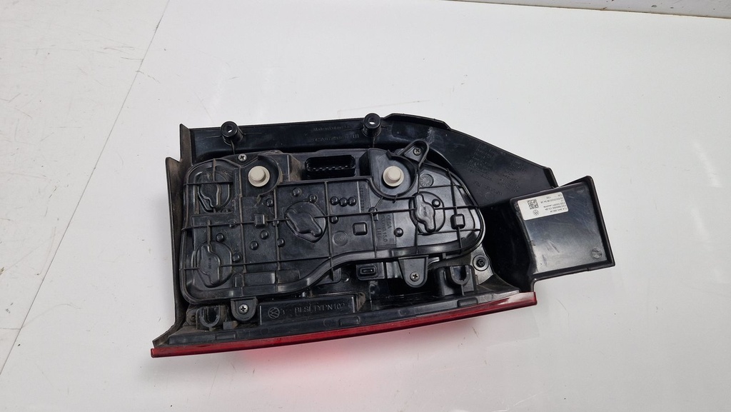 [MTD-509652] Luz trasera izquierda VW Transporter T6 SGA 2.0 TDI DNAA