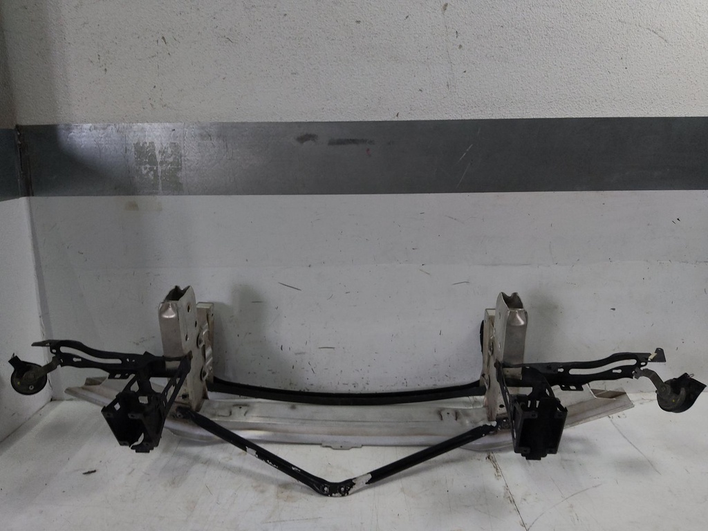 [MTD-525191] Refuerzo del parachoques y la parrilla delantera BMW Serie 1 F20 2014 N13B16A 1.6