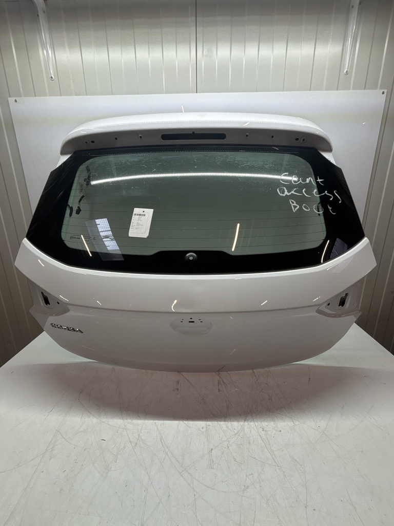[MTD-500212] Tapa del maletero blanca Opel Corsa F 1.5 CDTI YHT YH01