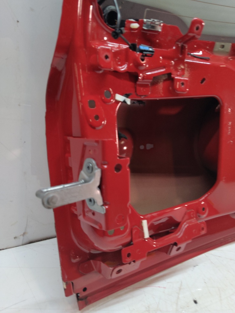 [MTD-515691] Portón trasero izquierdo Mini Clubman F54 1.5 chilli red 2020