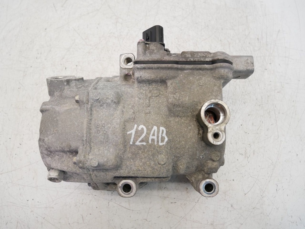 [MTD-493811] Compresor de aire acondicionado Toyota Auris 1.8 Hybrid 2ZR-FXE 042200-1330