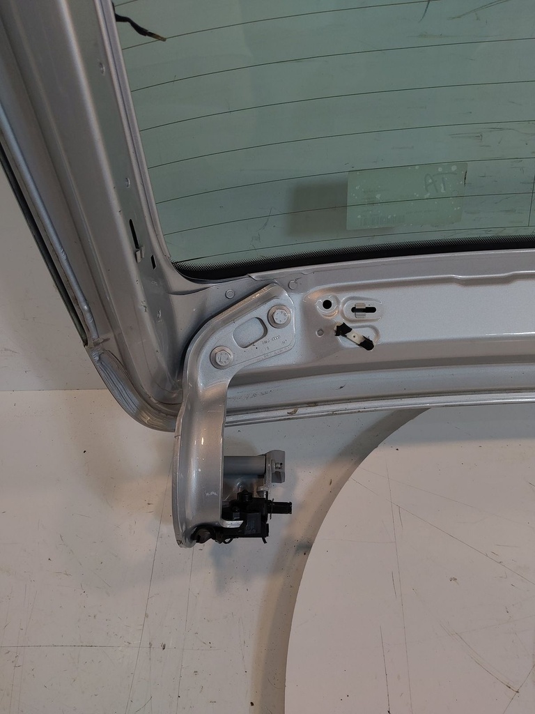 [MTD-520295] Tapa del maletero AUDI A4 B8 S4 8K5 3.0 TFSI CGWC 2014 PLATA (X7W)
