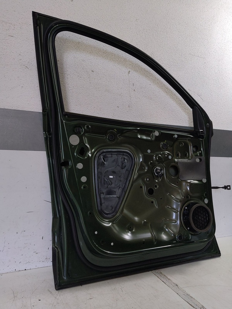 [MTD-523839] Puerta delantera izquierda Skoda Karoq 2021 DPCA DPC 1.5 TSI