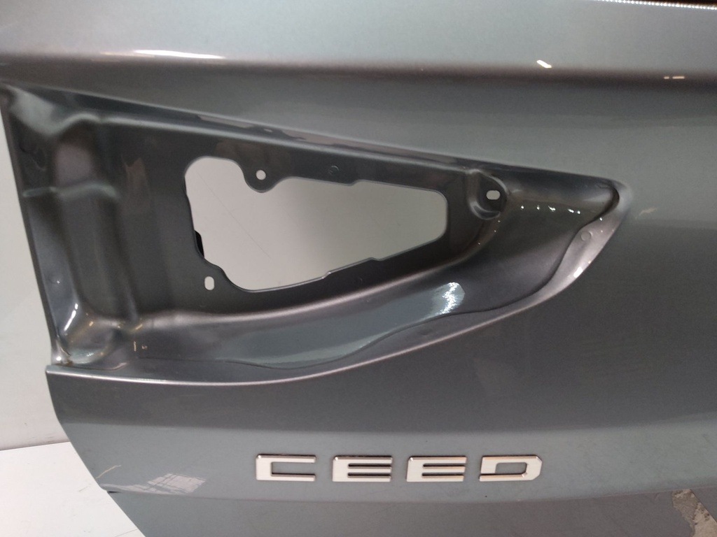 [MTD-510805] Tapa del maletero Kia Ceed CD 1.6 73700-J7100