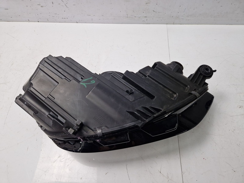[MTD-497541] Faros delanteros Audi A4 8WC 3.0 TDI V6 Diesel DMG DMGA 8W0941011A