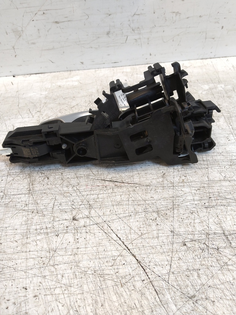 [MTD-528521] Manilla exterior trasera izquierda Volkswagen Golf VIII