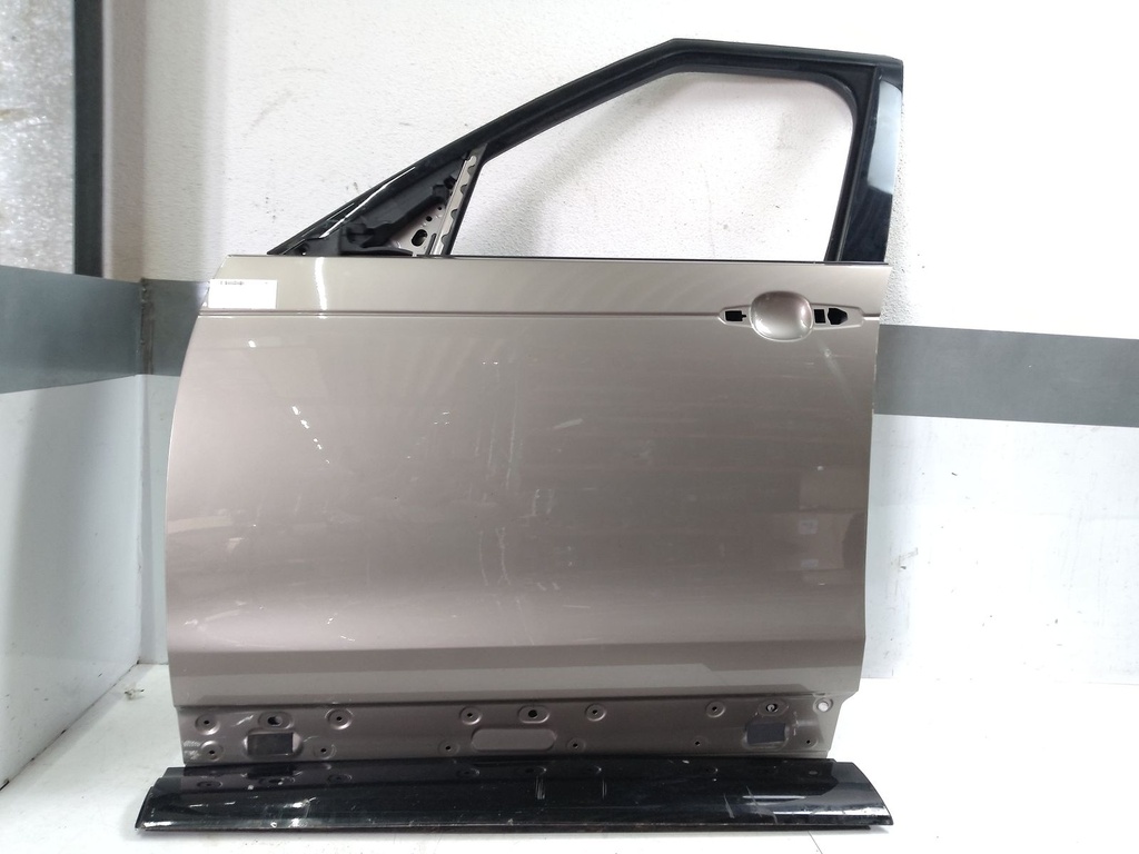 [MTD-520526] Puerta delantera izquierda Land Rover Discovery V 3.0 MHEV DT306 AJ20D6