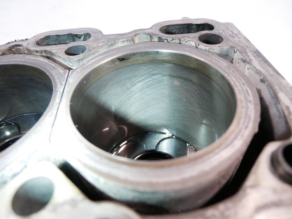 [MTD-504605] Bloque motor Volvo XC70 2.4 D5 D5244T D52