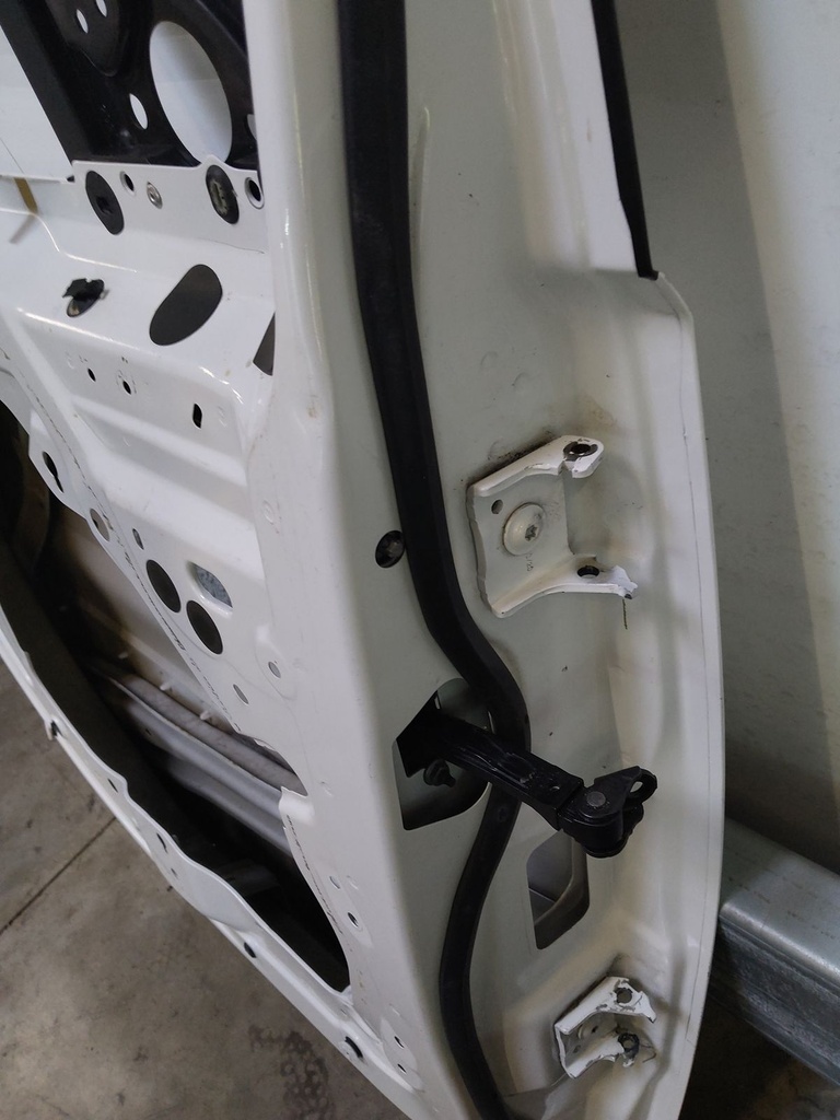 [MTD-504940] Puerta delantera izquierda blanca G2O Opel Combo 1.5 CDTI D15DT