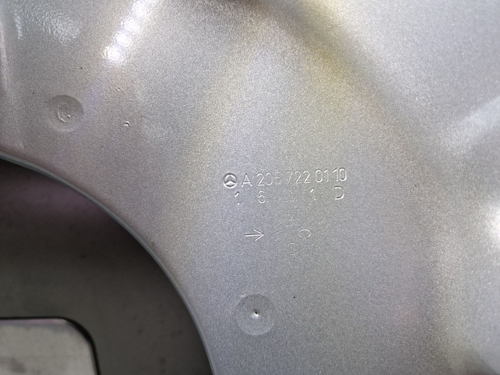 [MTD-497112] Puerta Mercedes-Benz Clase C W205 A2057220110