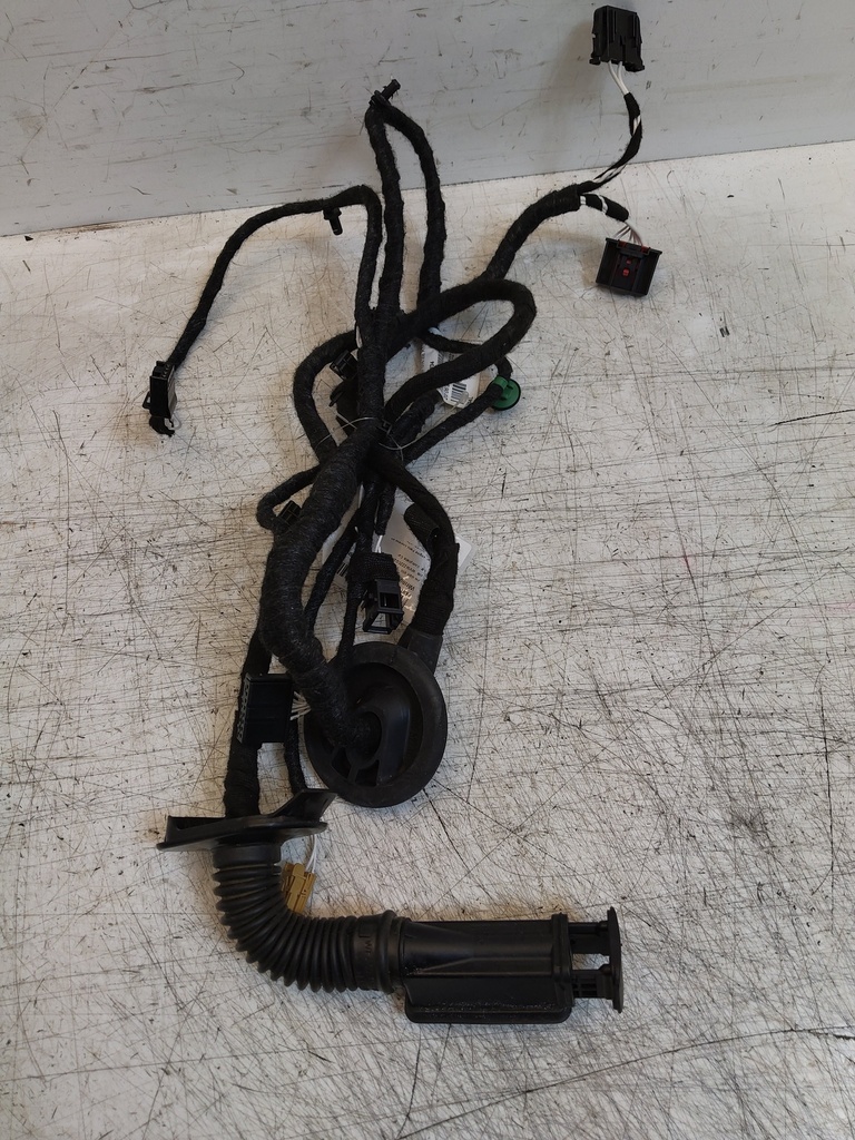 [MTD-528381] Mazo de cables portón trasero derecho VW Golf VIII 1.5 TSI