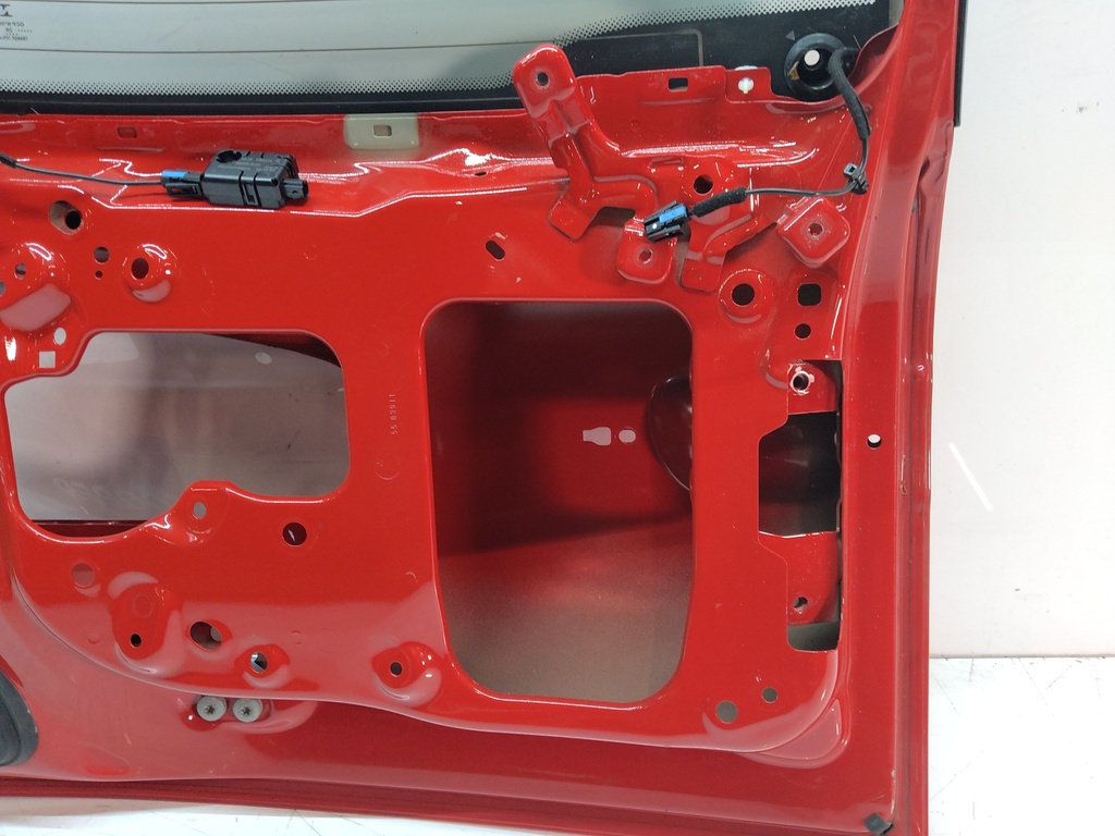 [MTD-515690] Portón trasero derecho Mini Clubman F54 1.5 chilli red 851