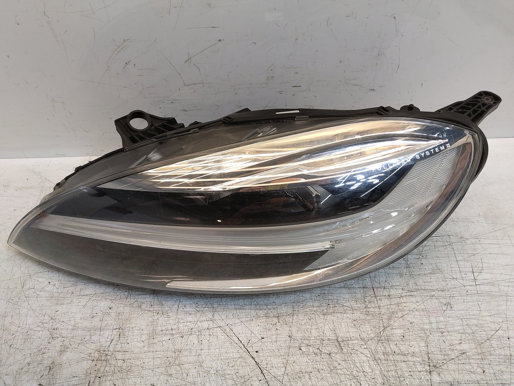 [MTD-528400] Faro delantero izquierdo Volvo V40 2.0