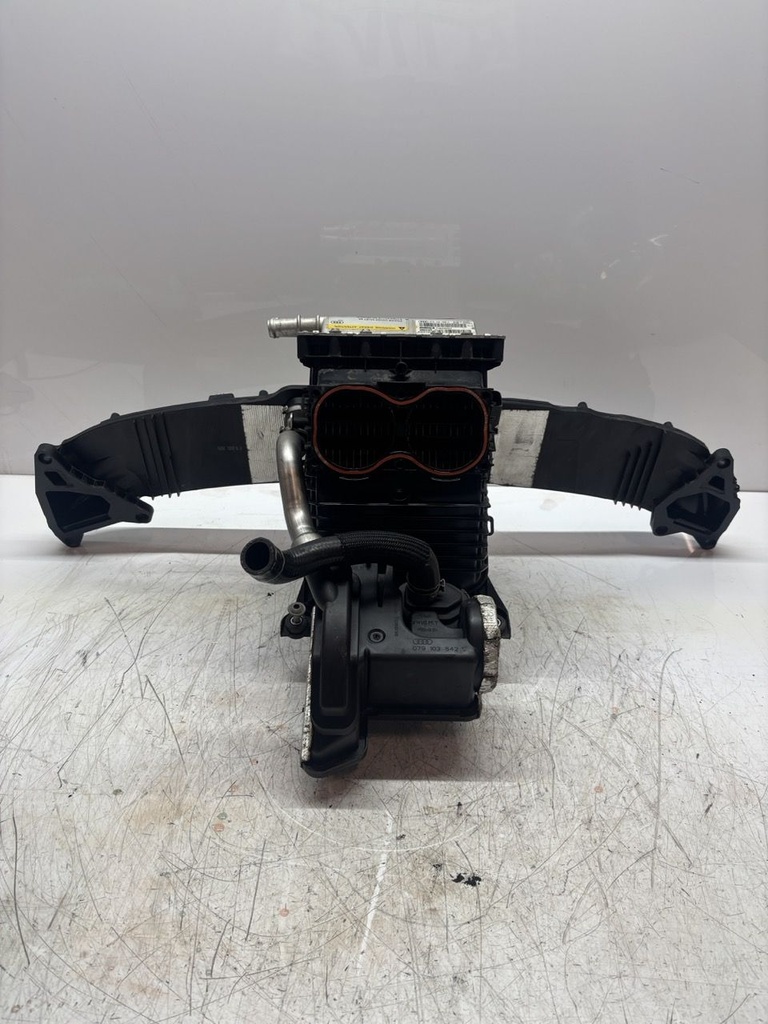 [MTD-483495] Colector de admisión Bentley Continental 4.0 V8 CYCA CYC CYCB 079145905