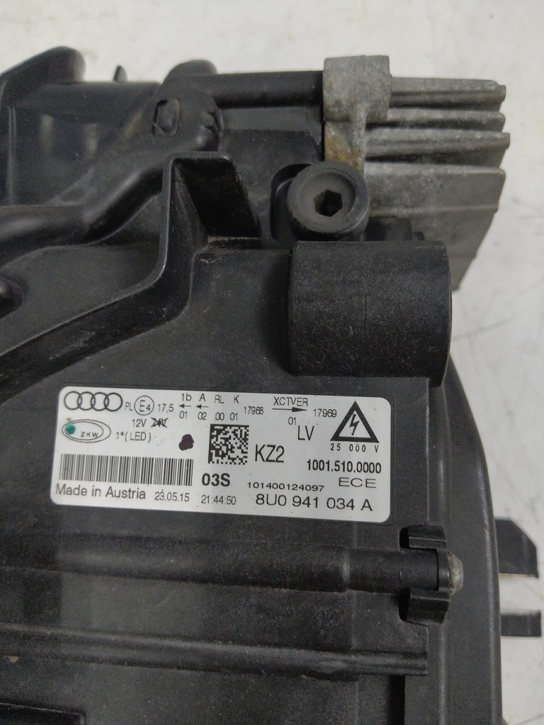 [MTD-528362] Faro derecho Land Rover Discovery V L462
