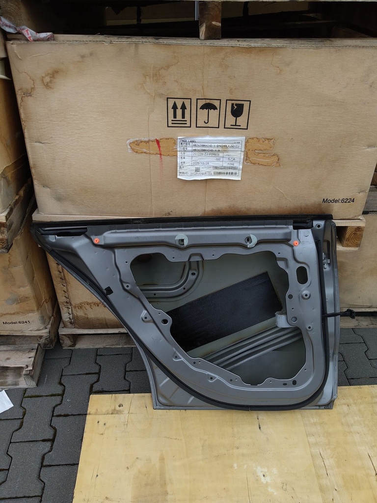 [MTD-523952] Puerta trasera izquierda Mercedes-Benz CLA AMG 45S 2020 Mountain gray