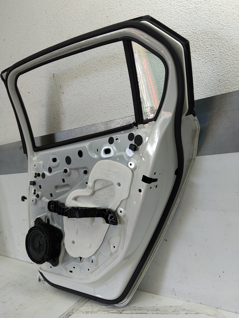 [MTD-523892] Puerta trasera derecha Vauxhall Opel Astra MK VIII 1.5 TD 96 KW 131 CV