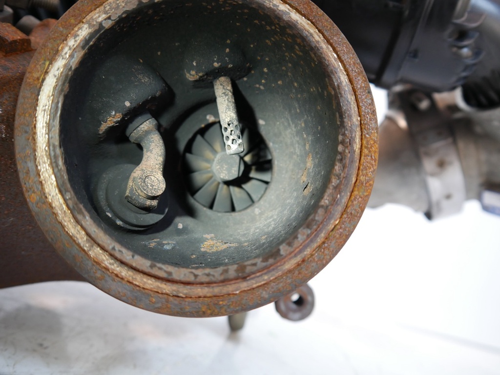 [MTD-488952] Turbocompresor 142.000km Volvo S90 2.0 D4 D4204T14 31459962