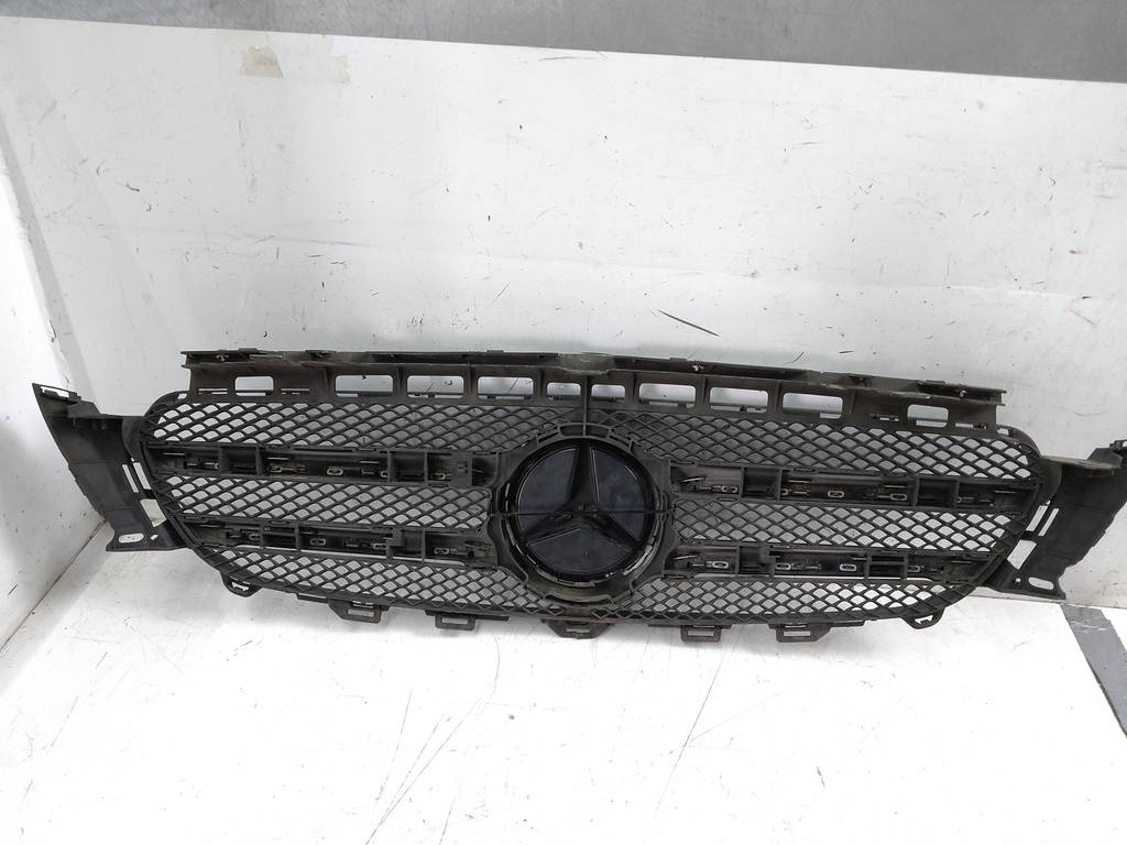 [MTD-528351] Rejilla del radiador Mercedes Clase E W213