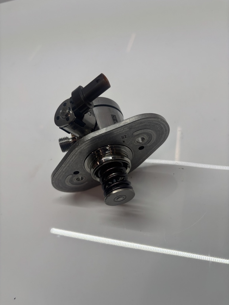 [MTD-494398] Bomba de combustible NUEVA BMW Land Rover L460 X7 4.4 V8 N63B44E N63 NC10 8648176