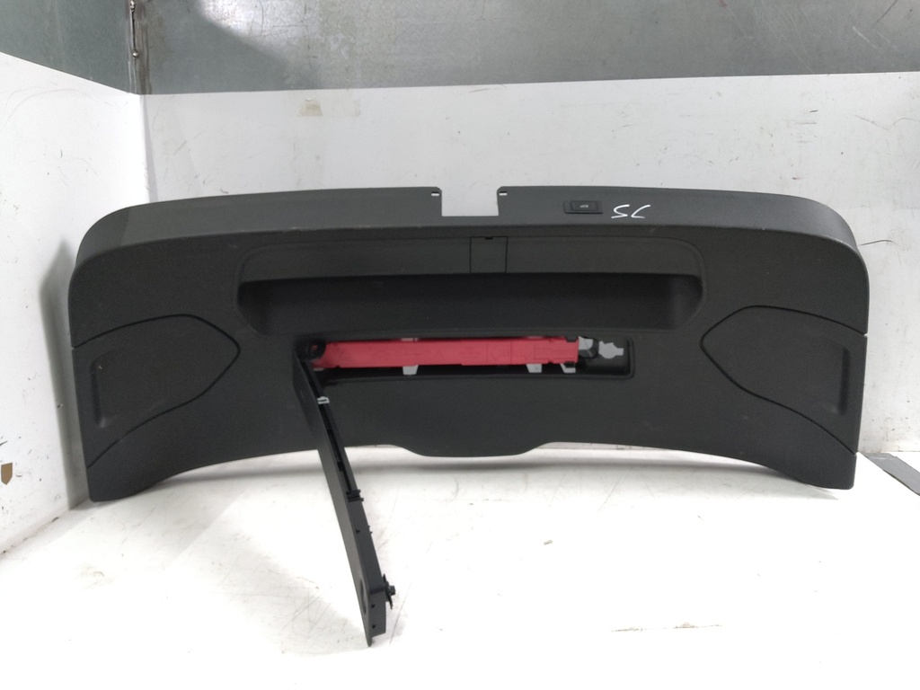 [MTD-528289] Revestimiento de portón trasero Audi Q3
