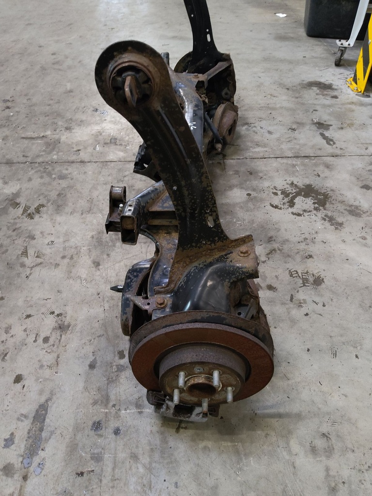 [MTD-514899] Travesaño del eje trasero Volvo V40 2.0 D 5204 T6