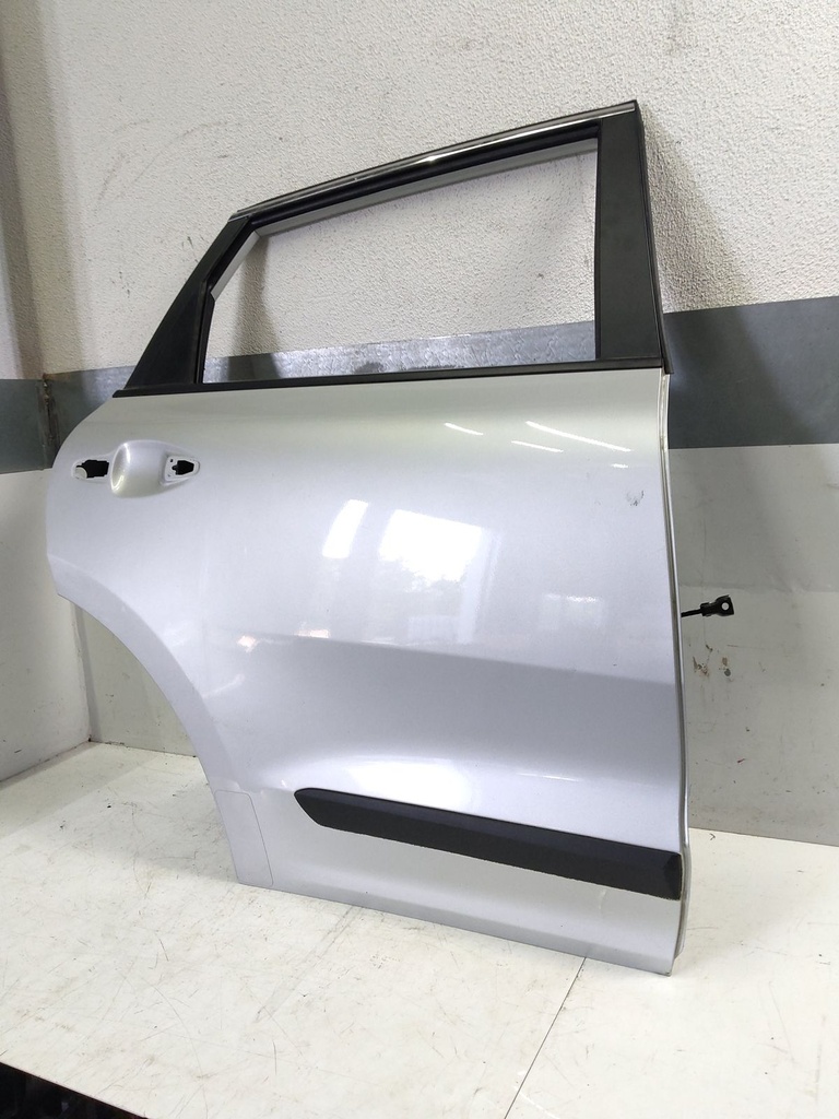 [MTD-520690] Puerta trasera derecha KIA NIRO I 1.6 GDI G4LE 77004-D7000 SILKY SILVER