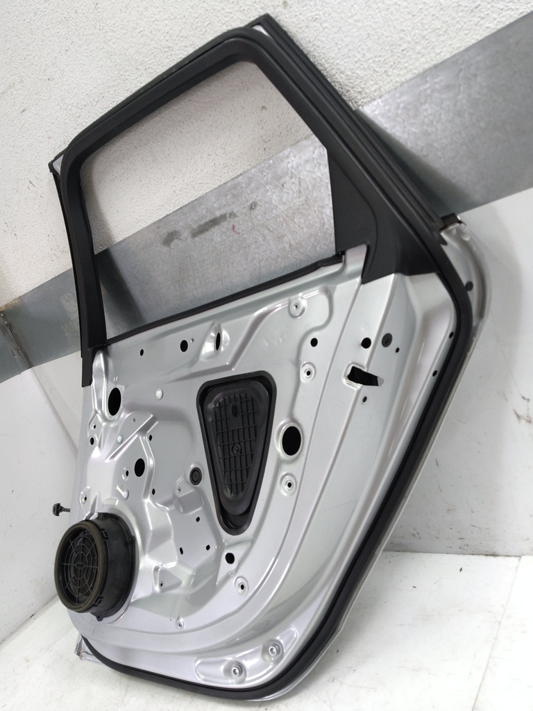 [MTD-520579] Puerta trasera derecha AUDI A4 B8 8K5 3.0 TFSI CGWC CGW 8K9833052D SILVER (X7W)