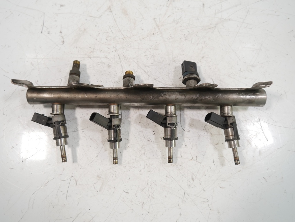 [MTD-480557] Colector de inyección Audi A4 B7 2.0 TFSI quattro BWE