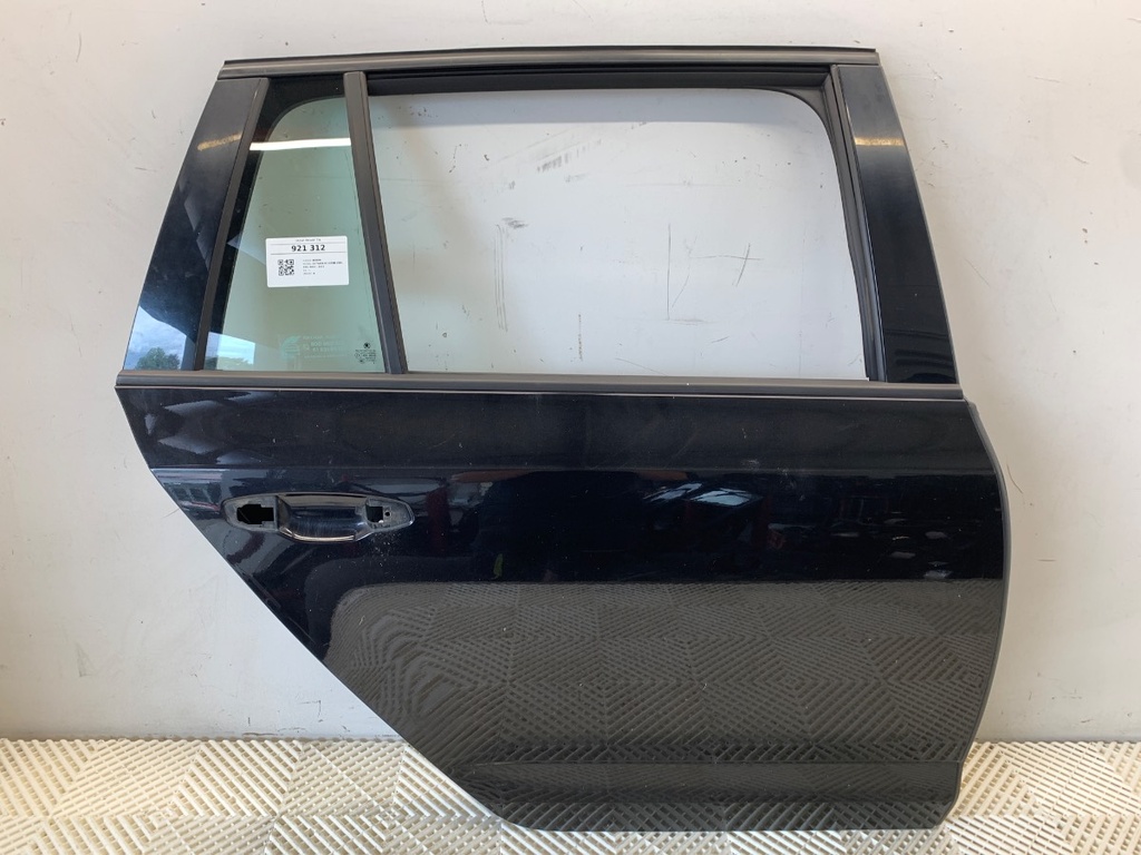 [STARK-921312] Puerta trasera derecha SKODA Octavia III Combi (5E5, 5E6) 2012-2022