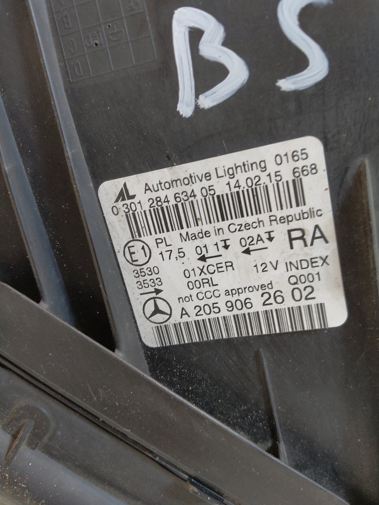 [MTD-527850] Faro derecho Mercedes Clase C W205