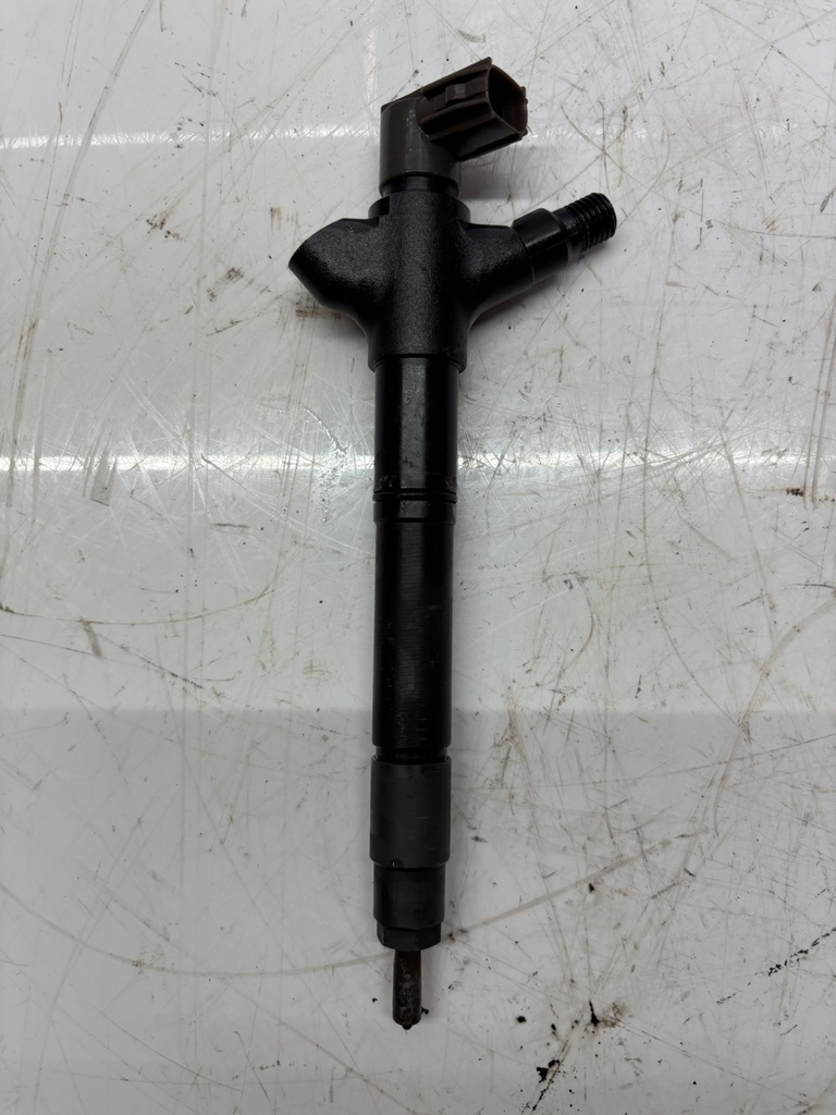 [MTD-502403] Tobera del inyector Toyota Avensis 2.0 D-4D 1AD-FTV 1AD 23670-29115
