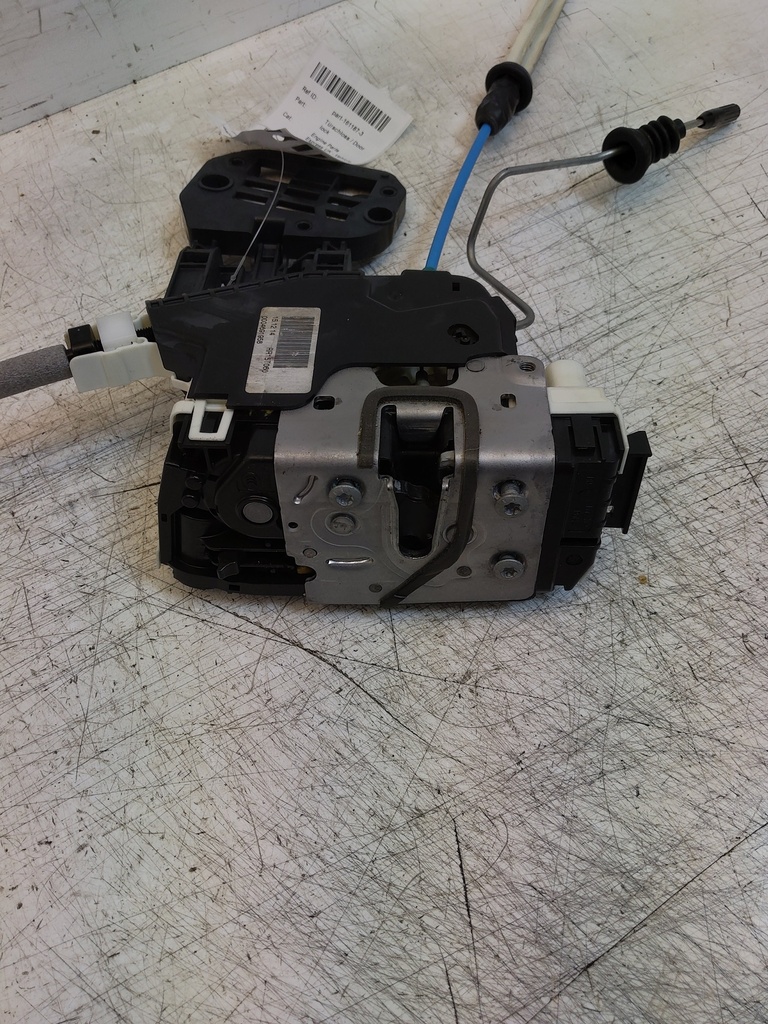 [MTD-527816] Cerradura de puerta Mercedes-Benz GLA 45 x156