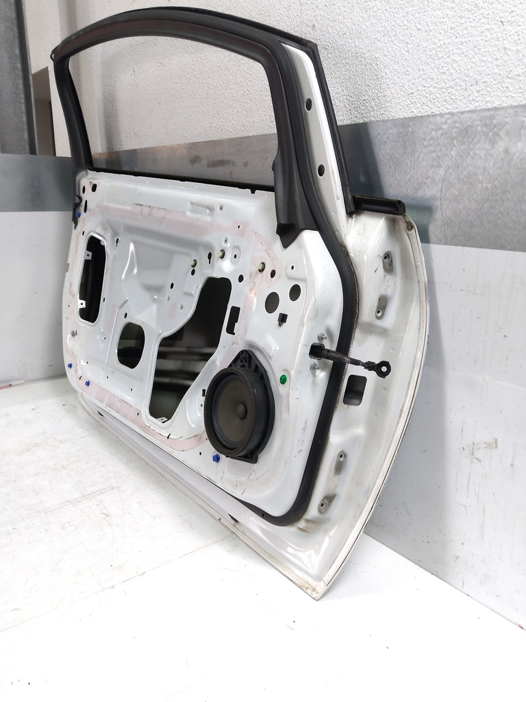 [MTD-520543] Puerta delantera izquierda blanca Opel Astra J GTC 1.4 A14NEL A14 LUJ