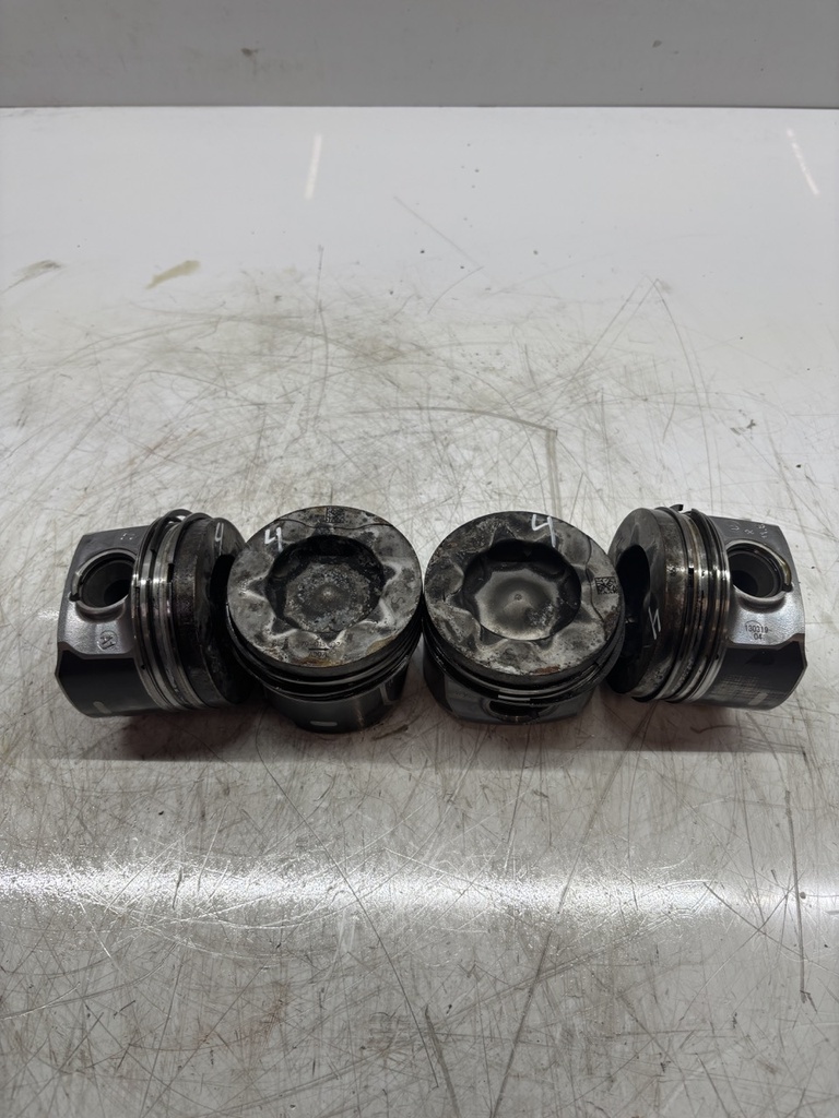 [MTD-443425] Pistón para Volvo XC40 D3 2.0 Diésel D4204T16 32213015
