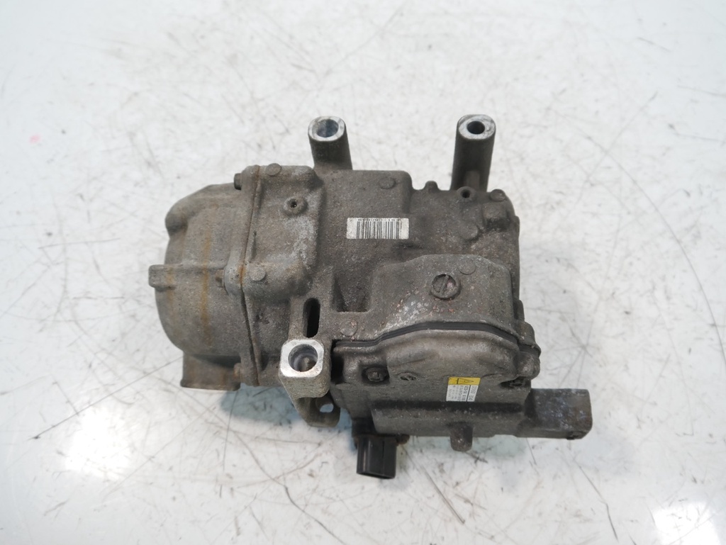 [MTD-493528] Compresor de aire acondicionado Toyota Yaris P13 1.5 Hybrid 1NZ-FXE 042200-1041