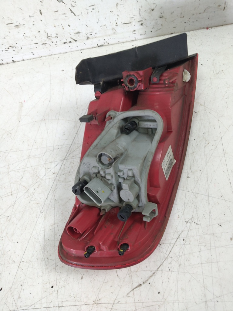[MTD-527779] Piloto trasero derecho Audi A4 B8 Avant S4 quattro