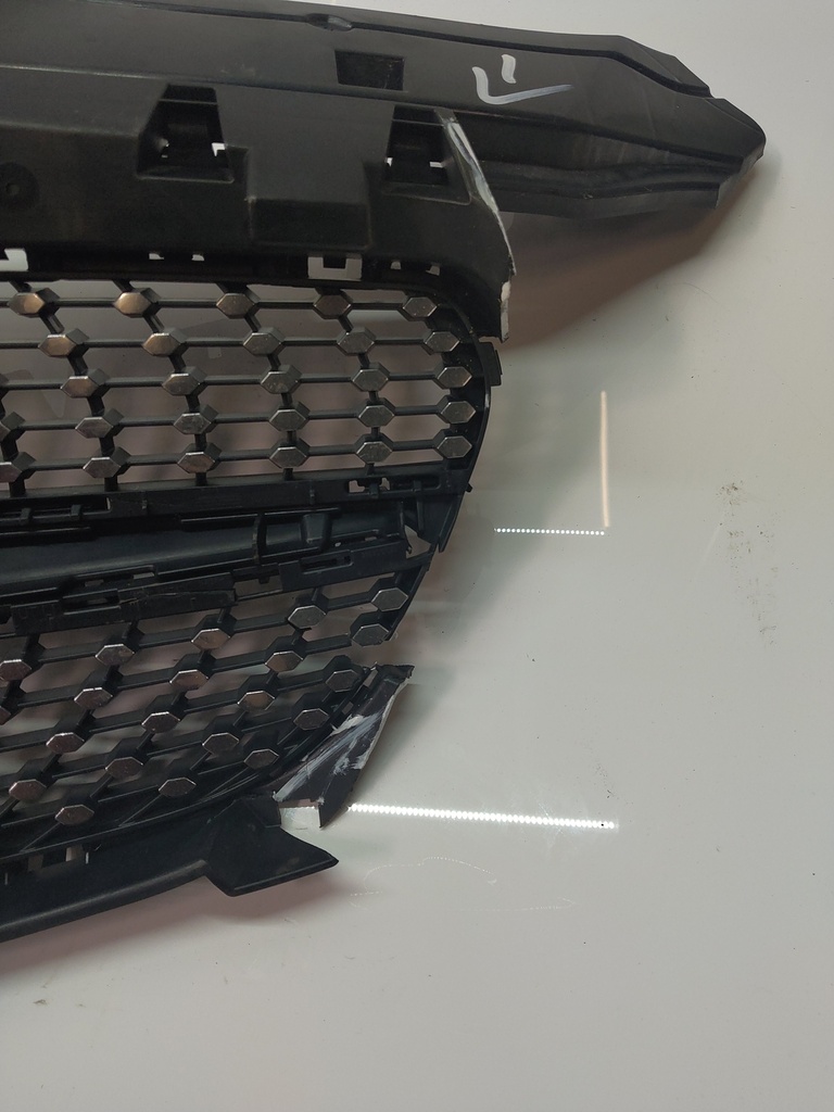 [MTD-504741] Rejilla del radiador Mercedes CLA X117 220 CDI 2.0 OM651.930