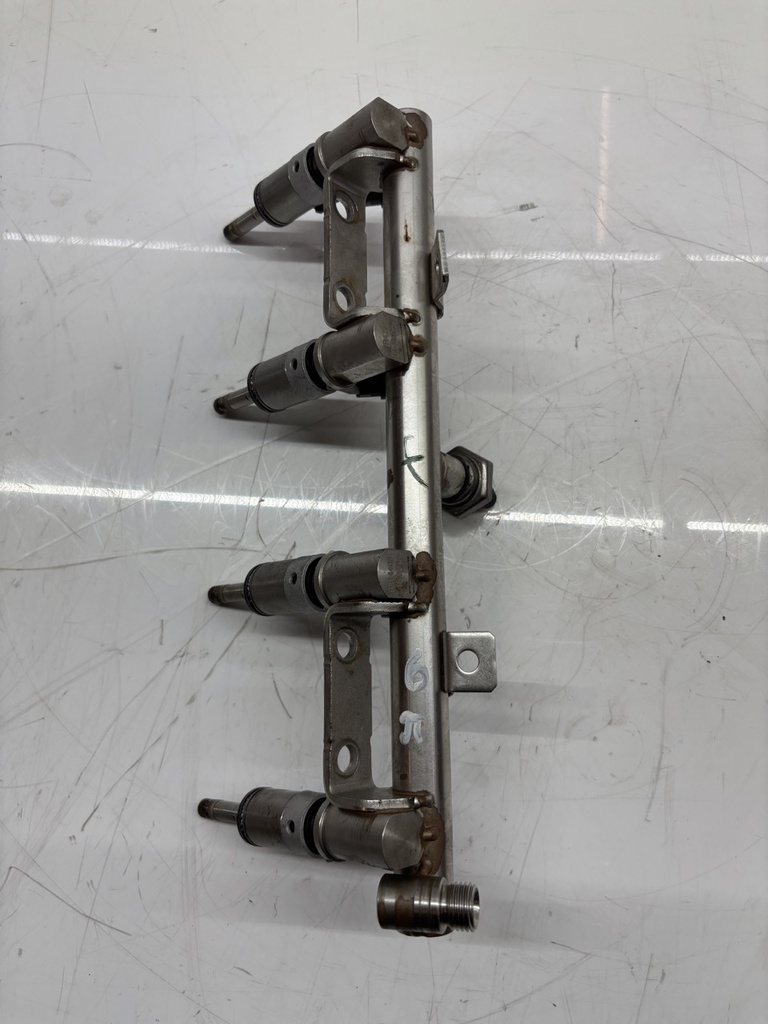 [MTD-446415] Riel inyector Peugeot 3008 II 1.6 Hybrid EP6FADTXHP 5GB 9811831280