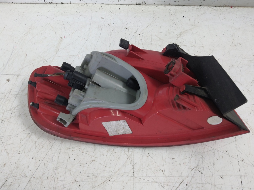 [MTD-527762] Luz trasera derecha Audi A4 B8 Avant