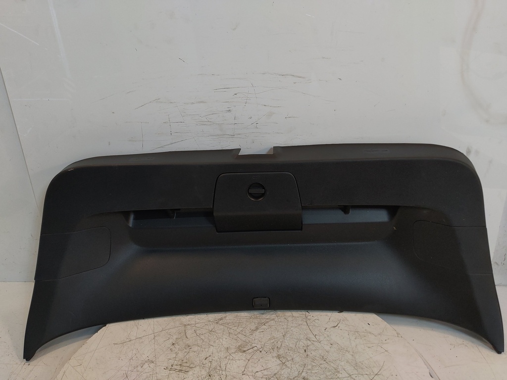 [MTD-527690] Revestimiento de portón trasero Volkswagen Golf VII