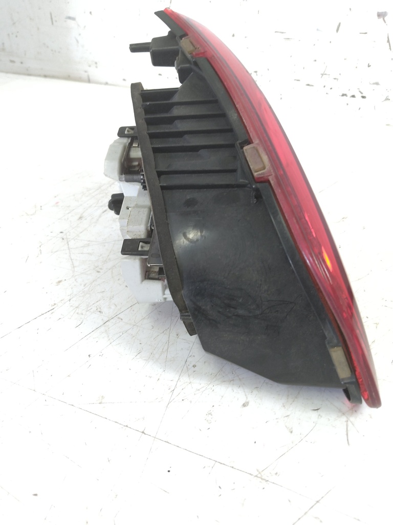 [MTD-527695] Piloto trasero Volkswagen Golf VII