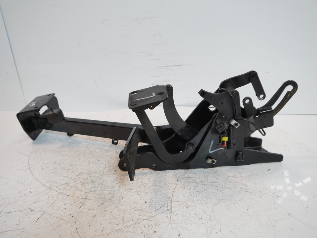 [MTD-494182] Bisagra de asiento izquierda Ferrari F430 Coupé 4.3 V8 F136E