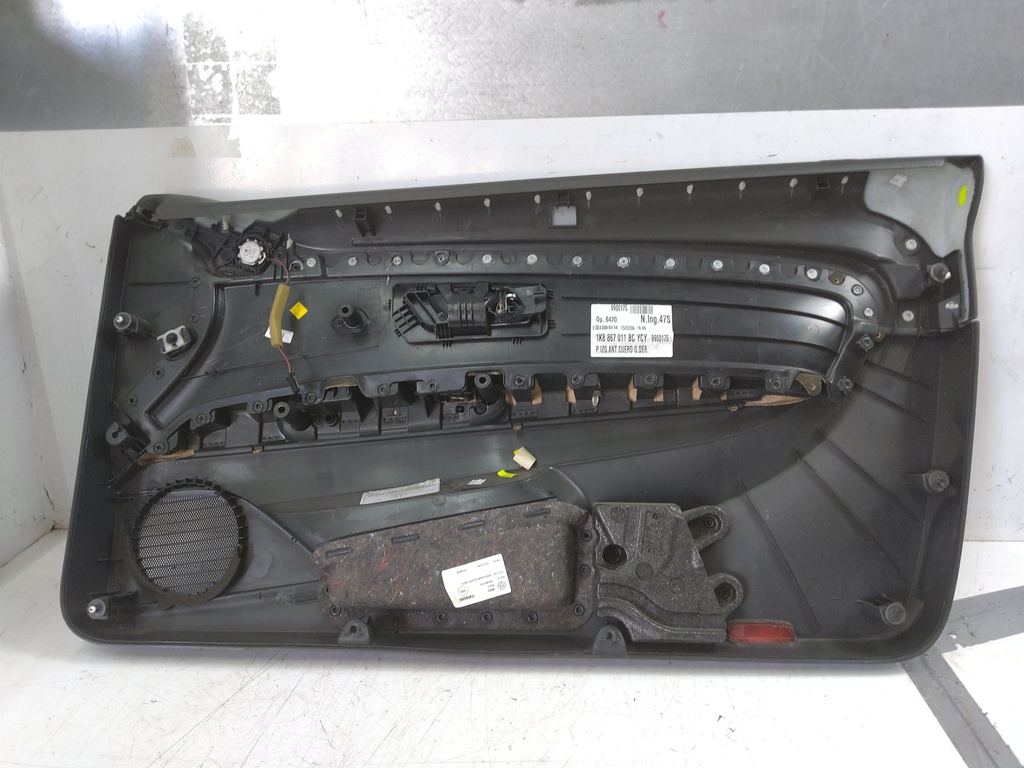 [MTD-527703] Revestimiento de puerta VW Scirocco III