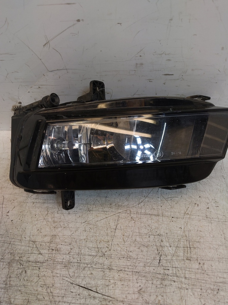 [MTD-527646] Faro antiniebla derecho VW Golf VII 5G1