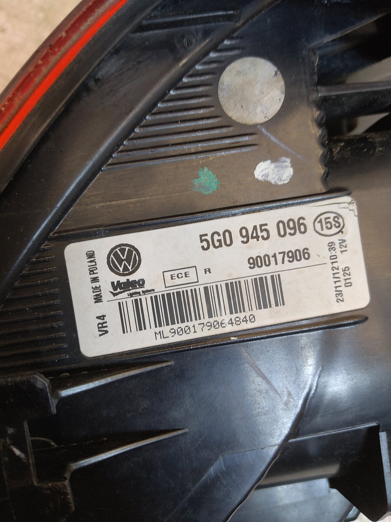[MTD-527647] Piloto trasero derecho VW Golf VII 5G1