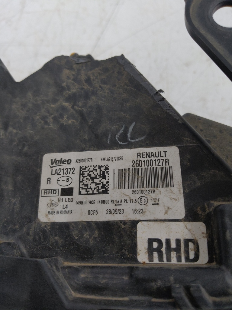 [MTD-527686] Faro derecho Dacia Duster