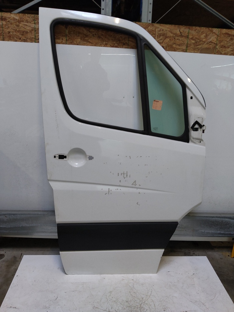 [MTD-516400] Puerta delantera derecha Candy blanco B9A VW Crafter 35 2EH 2.0 TDI CKTC CKT
