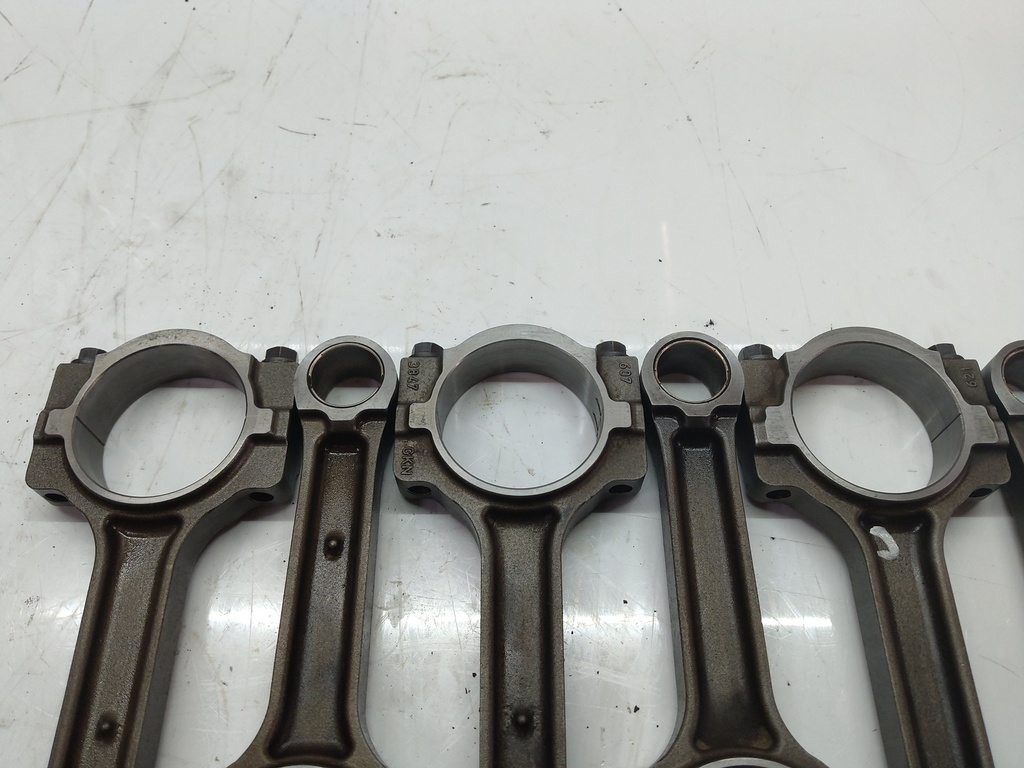 [MTD-521386] Biela Cadillac Escalade 6.2 V8 L94