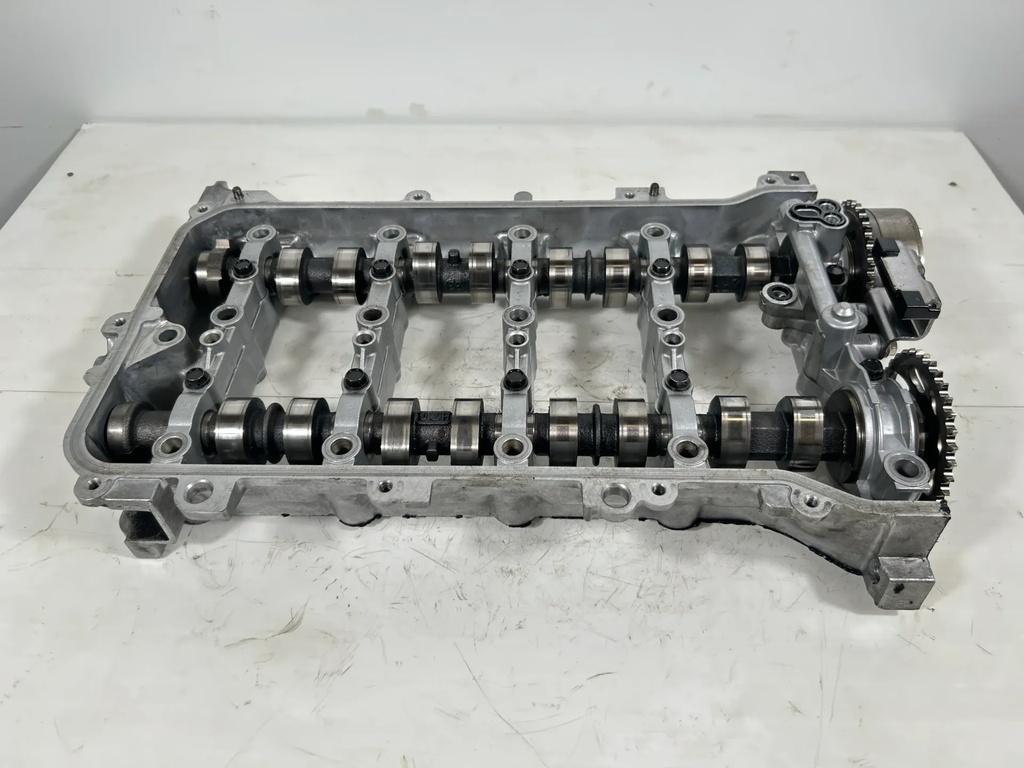[1000374] Carcasa árbol de levas Toyota Auris 1,8 Hybrid 2ZR-FXE